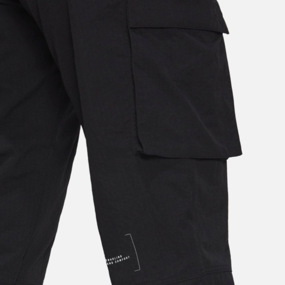 NWT Adidas Women’s Belted Waist Cargo Pants in Black - Picture 4 of 10
